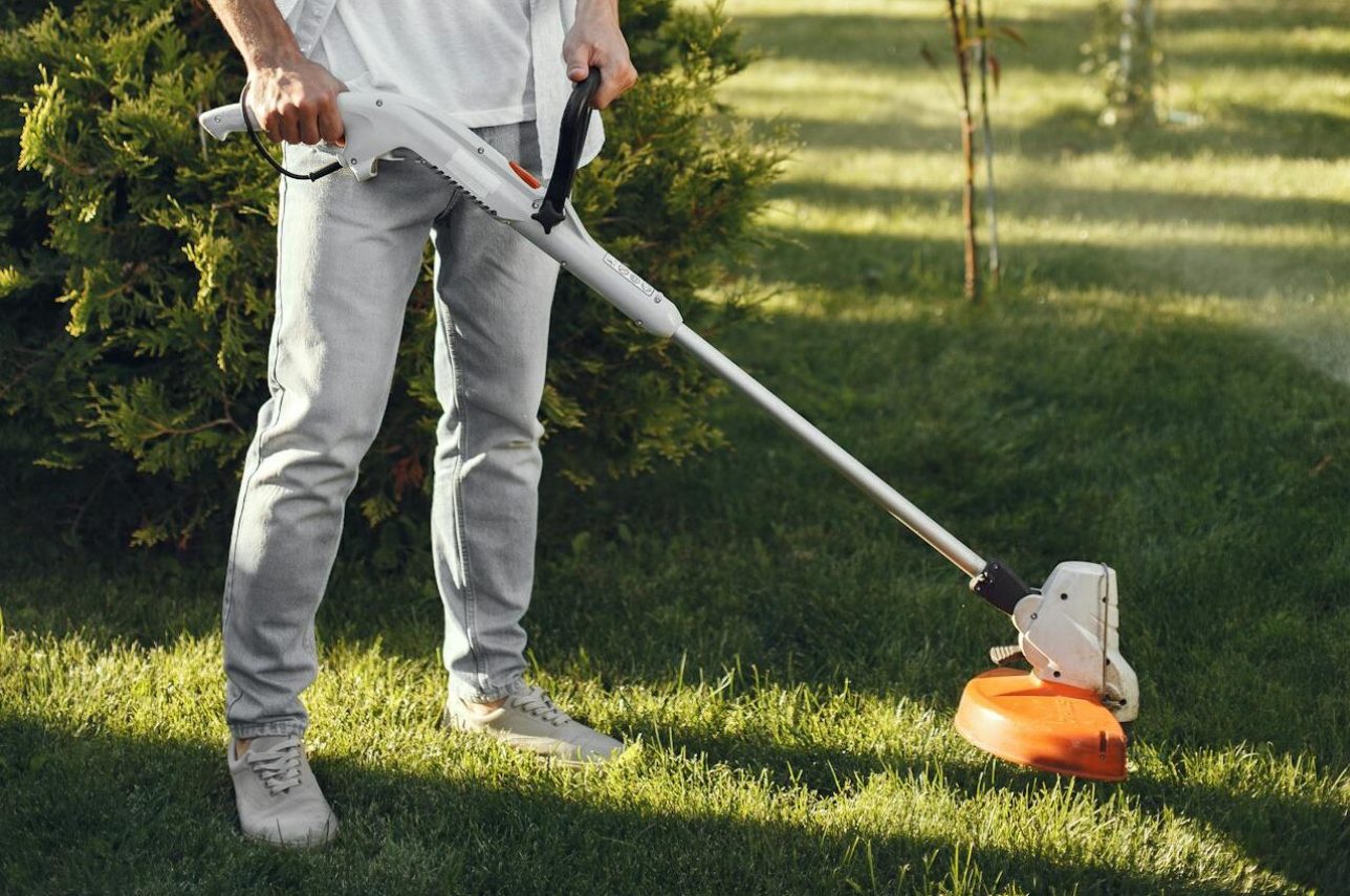 grass trimmer